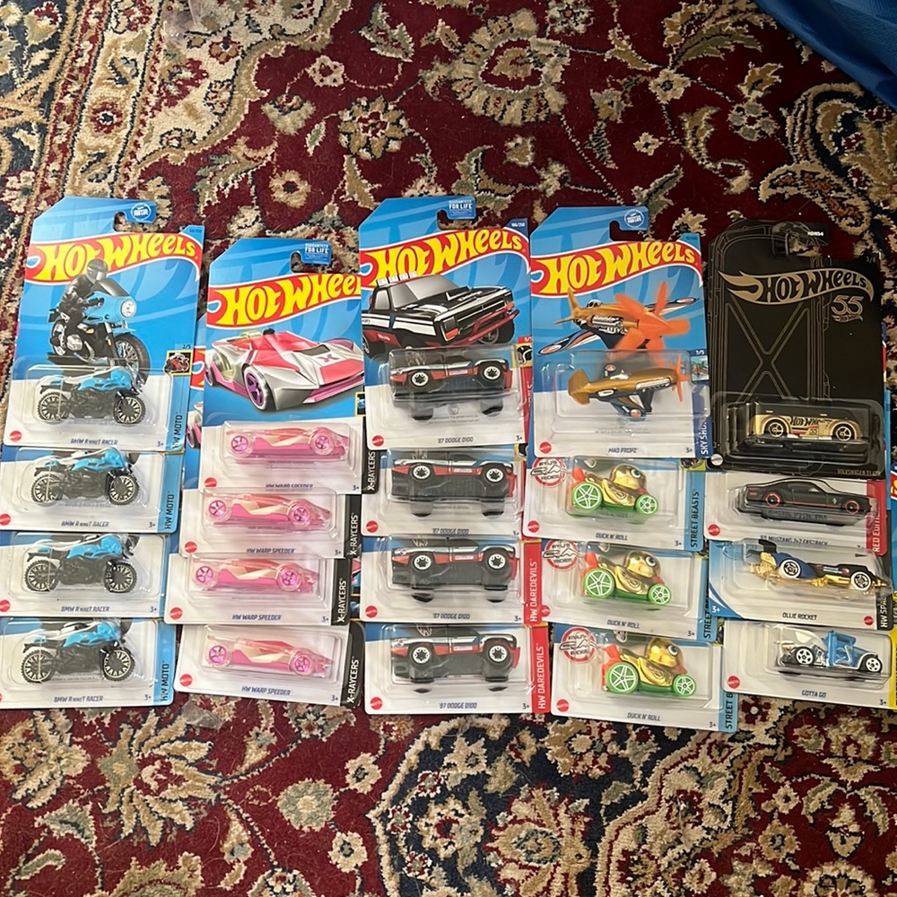 Hot wheels mega treasure hunt bundle